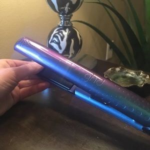 ghd Wonderland Professional Styler - NEW!!